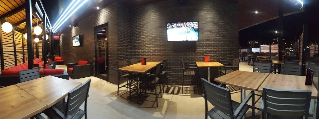 Shoeless Joe’s Sports Grill | restaurant | 820 Kingston Rd, Pickering, ON L1V 1A9, Canada | 9054200002 OR +1 905-420-0002