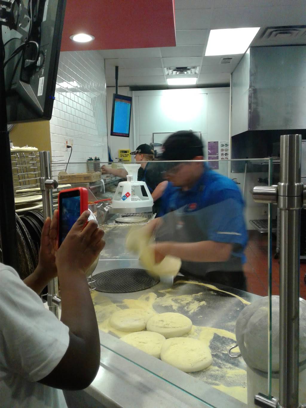 Dominos Pizza | meal delivery | 1828 Lamar Ave, Paris, TX 75460, USA | 9037855511 OR +1 903-785-5511