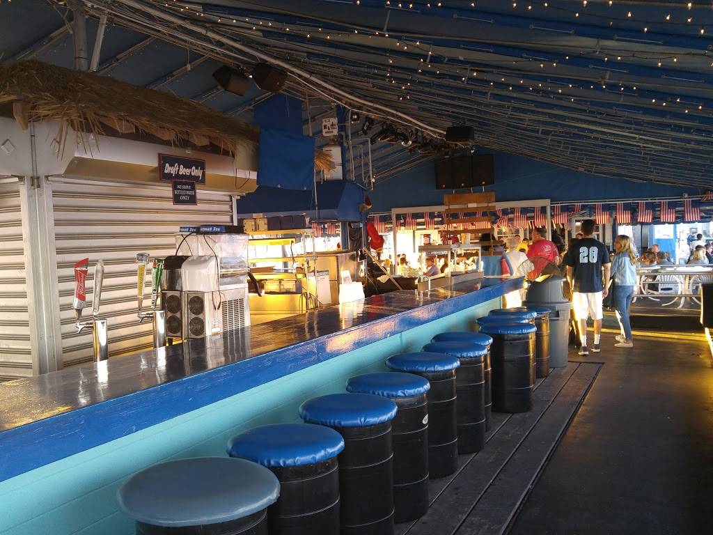 Claudios Waterfront | restaurant | 111 Main St, Greenport, NY 11944, USA | 6314771889 OR +1 631-477-1889