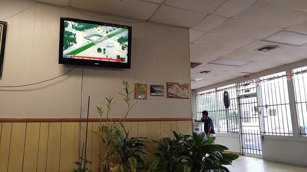 El Majahual Pupuseria | restaurant | 1431 Aldine Mail Rte Rd, Houston, TX 77039, USA | 2814421717 OR +1 281-442-1717