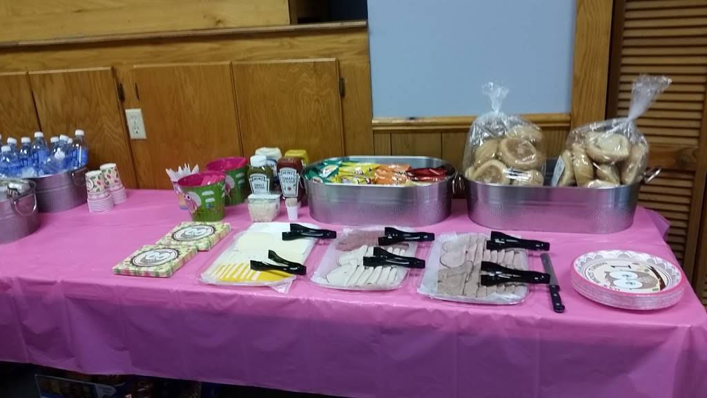 Rock Creek Pizza Shoppe | restaurant | 3038 E Water St, Rock Creek, OH 44084, USA | 4405635584 OR +1 440-563-5584