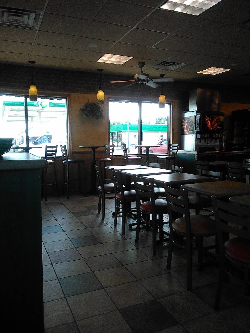 Subway | restaurant | 502 S Jefferson St, Ossian, IN 46777, USA | 2606226433 OR +1 260-622-6433