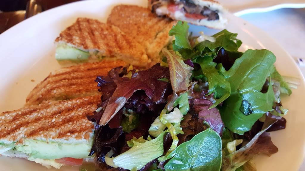 Cafe Kriza | restaurant | 45 Middle Neck Rd, Great Neck, NY 11021, USA | 5168291039 OR +1 516-829-1039