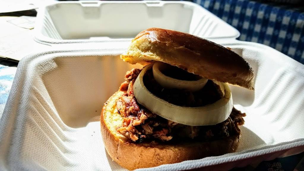 Dickeys Barbecue Pit | restaurant | 5466 St Croix Trail, North Branch, MN 55056, USA | 6514007947 OR +1 651-400-7947