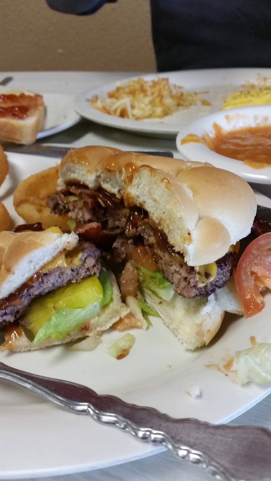 The Cracked Egg | restaurant | 914 Broad St, Milliken, CO 80543, USA | 9705871117 OR +1 970-587-1117