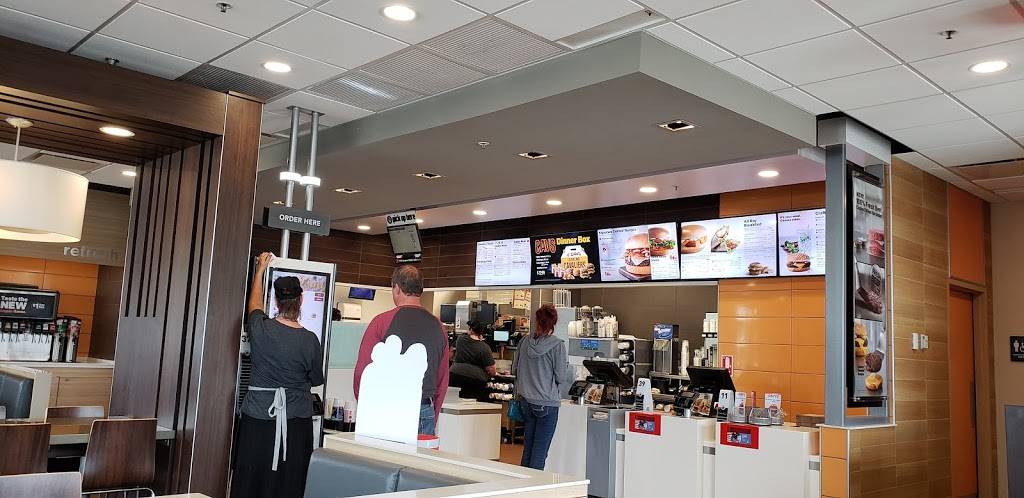 McDonalds | cafe | 5554 Wales Ave NW, Massillon, OH 44646, USA | 3308332655 OR +1 330-833-2655