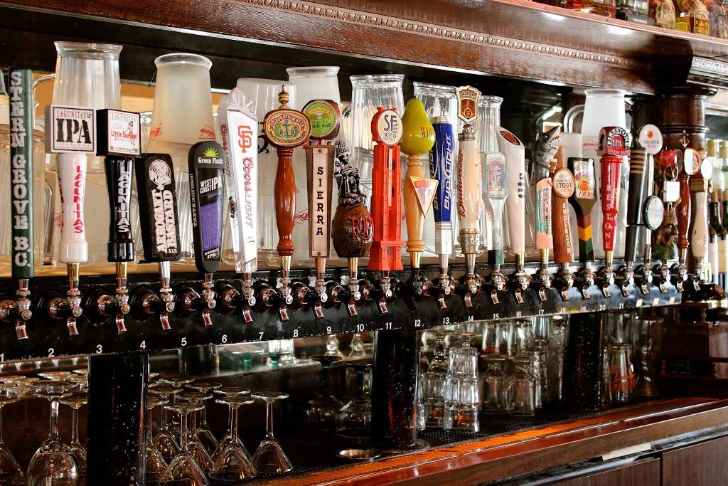 Silver Cloud Restaurant & Karaoke Bar | night club | 1994 Lombard St, San Francisco, CA 94123, USA | 4159221977 OR +1 415-922-1977