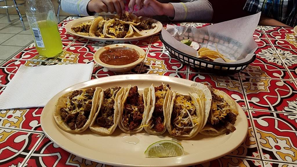 Que Paisa Restaraunt | restaurant | 8115 Pearblossom Hwy, Littlerock, CA 93543, USA | 6619449553 OR +1 661-944-9553