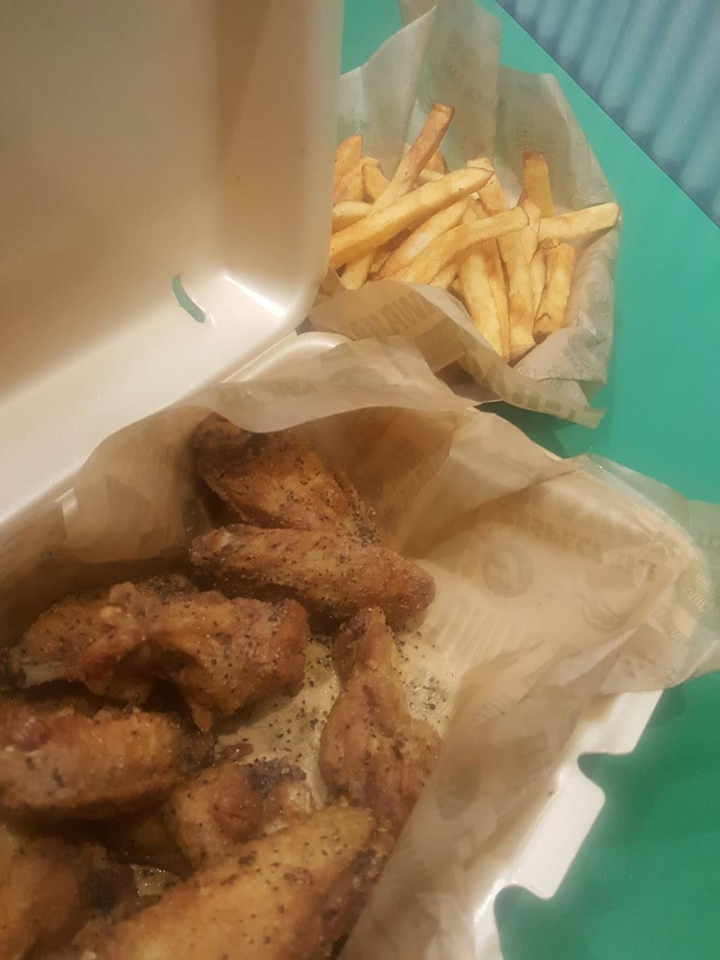 Wingstop | restaurant | 5131 S John Young Pkwy, Orlando, FL 32839, USA | 4072030444 OR +1 407-203-0444