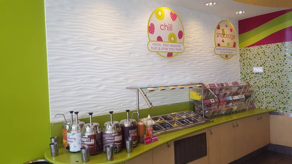 Menchies Frozen Yogurt | bakery | 655 Sunland Park Dr Ste L6, El Paso, TX 79912, USA | 9155841820 OR +1 915-584-1820