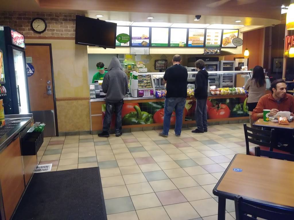 Subway Restaurants | restaurant | 10610 Ventura Blvd, Studio City, CA 91604, USA | 8187629700 OR +1 818-762-9700