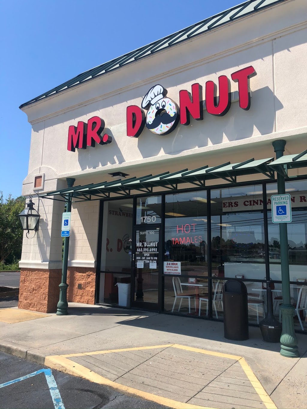 MR. DONUT | restaurant | 1750 Goodman Rd, Horn Lake, MS 38637, USA | 6623936992 OR +1 662-393-6992