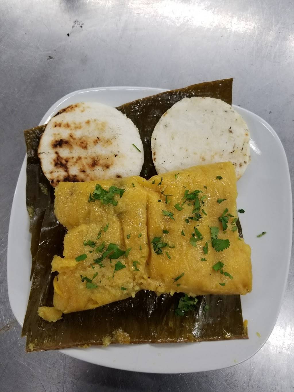 Xilantros Restaurant | restaurant | 3835 McCoy Rd, Orlando, FL 32812, USA | 4077238170 OR +1 407-723-8170