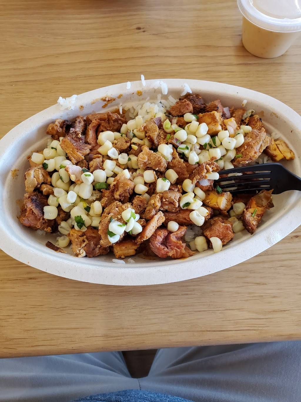 Chipotle Mexican Grill | restaurant | 135 Bluebell Dr SW, New Philadelphia, OH 44663, USA | 3303089375 OR +1 330-308-9375