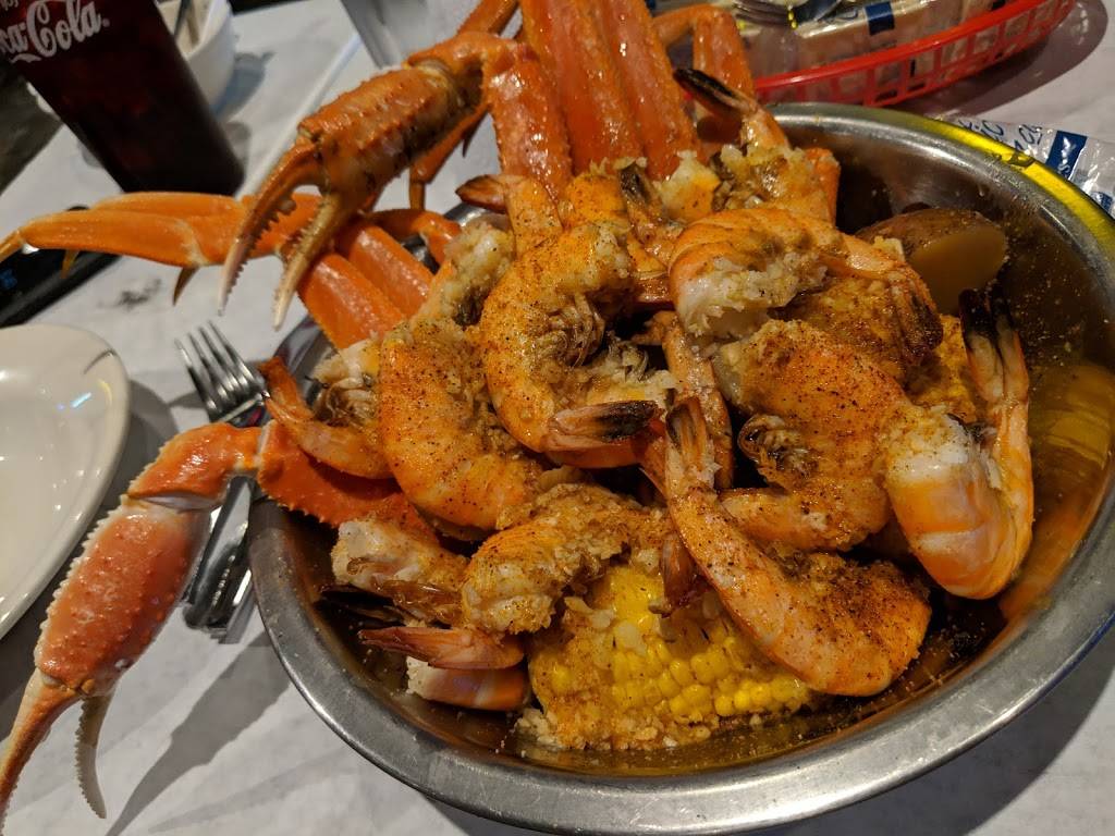 Little New Orleans Kitchen & Oyster Bar | restaurant | 8204 Crystal Clear Ln, Orlando, FL 32809, USA | 4074386990 OR +1 407-438-6990