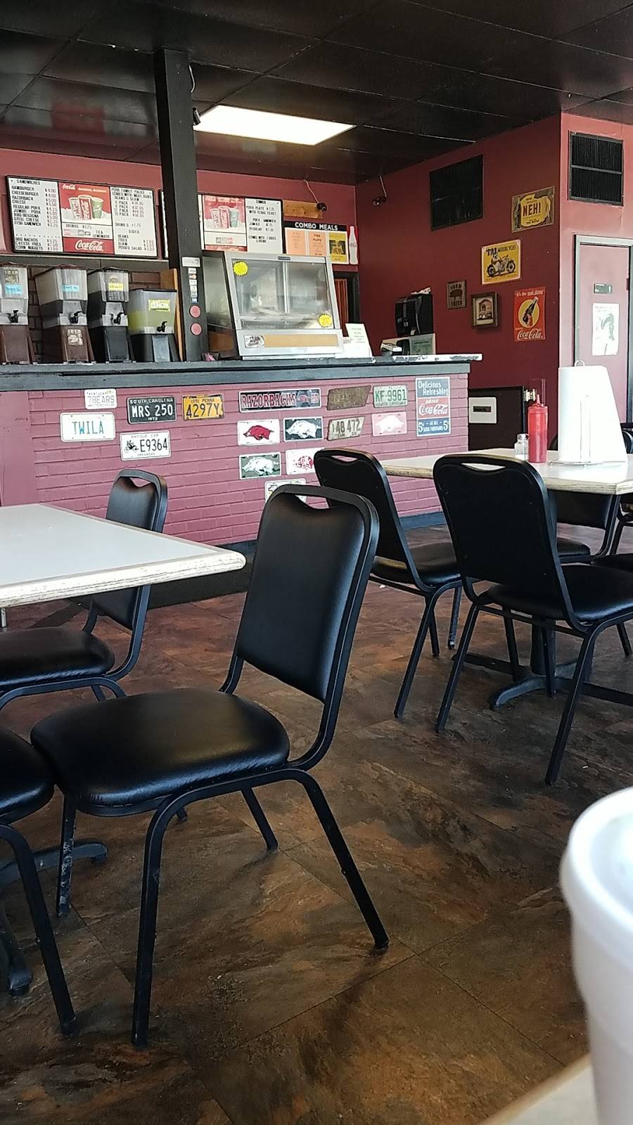 Razorback Bar B Q | restaurant | 510 N Missouri St, West Memphis, AR 72301, USA | 8703944052 OR +1 870-394-4052