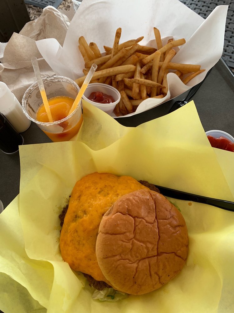 Chris Madrids | restaurant | 1900 Blanco Rd, San Antonio, TX 78212, USA | 2107353552 OR +1 210-735-3552