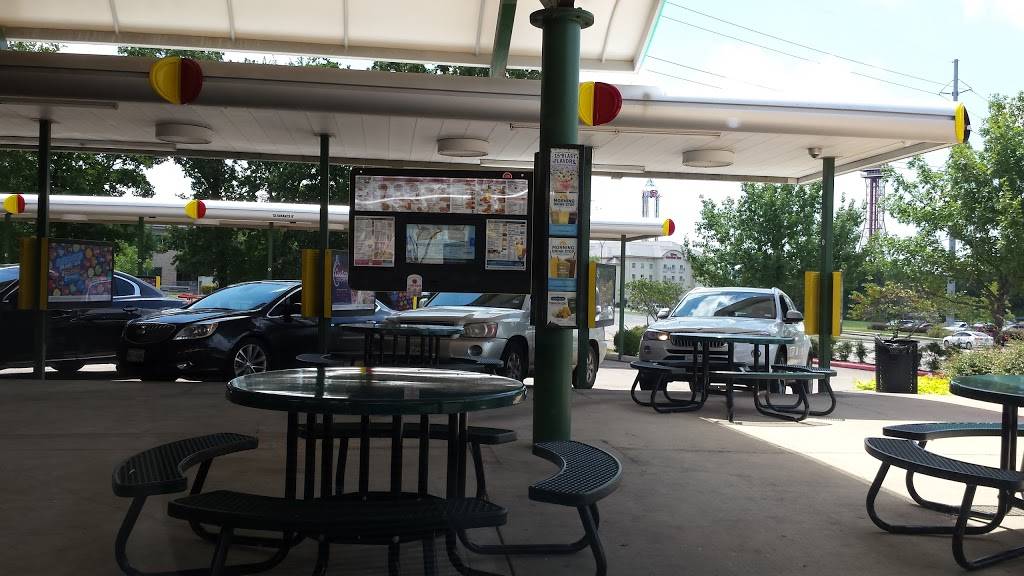 Sonic Drive-In | restaurant | 2121 E Lamar Blvd, Arlington, TX 76006, USA | 8174602960 OR +1 817-460-2960