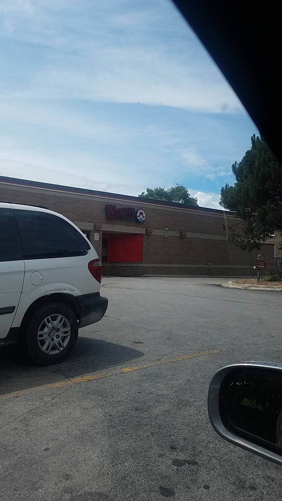 Wendys | restaurant | 104 N Center St, Joliet, IL 60435, USA | 8157260187 OR +1 815-726-0187