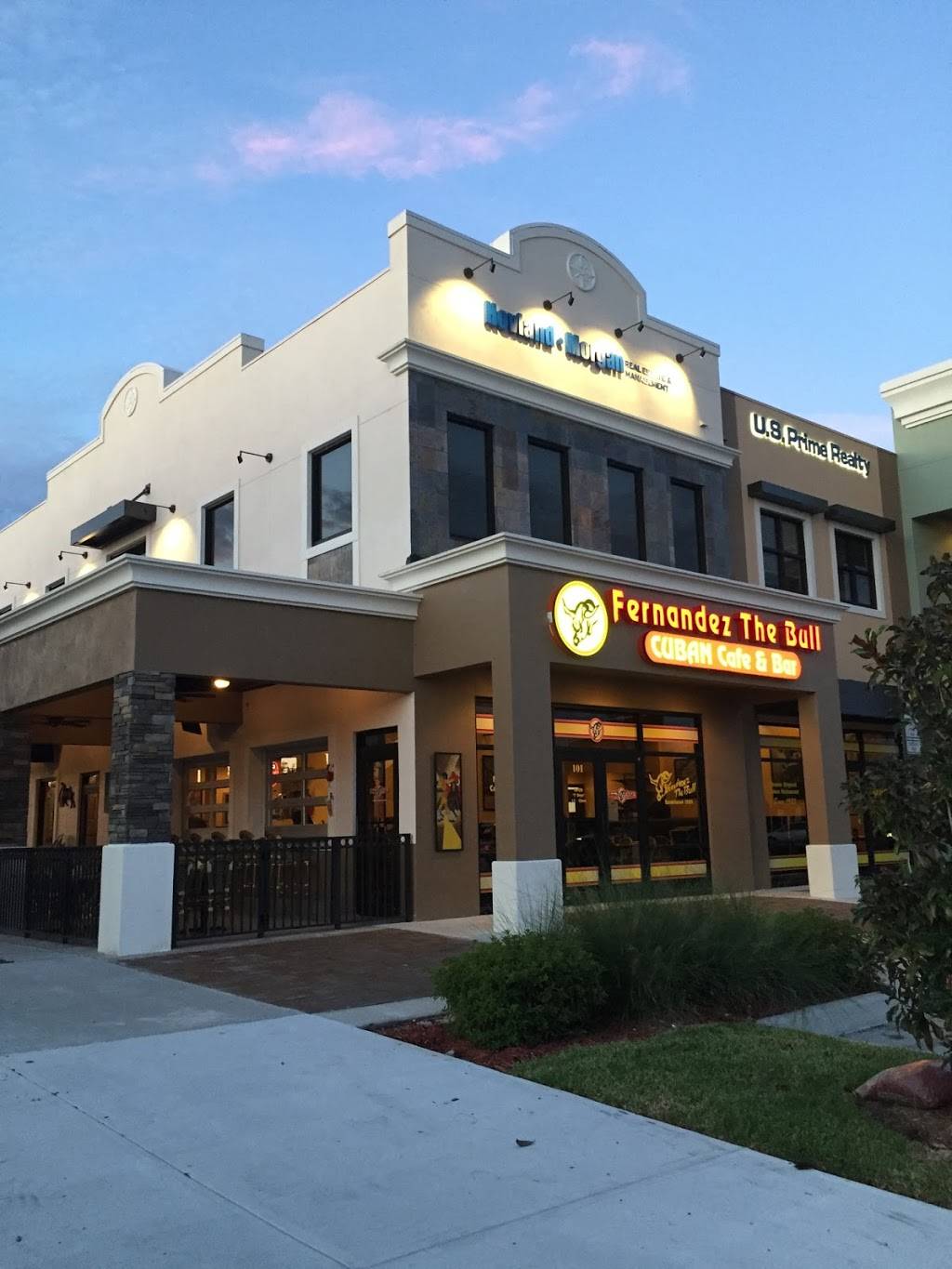 Fernandez the Bull Cuban Cafe & Bar - Midtown | restaurant | 3375 Pine Ridge Rd, Naples, FL 34109, USA | 2396539097 OR +1 239-653-9097