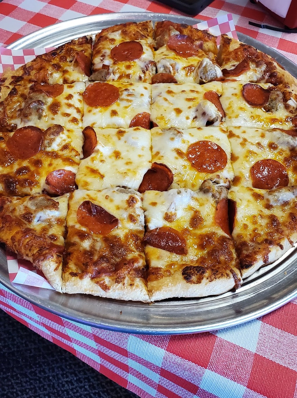 Maudes Pizza & Ice Cream Parlor | restaurant | 4400 Sergeant Rd Suite 536, Sioux City, IA 51106, USA | 7122761964 OR +1 712-276-1964