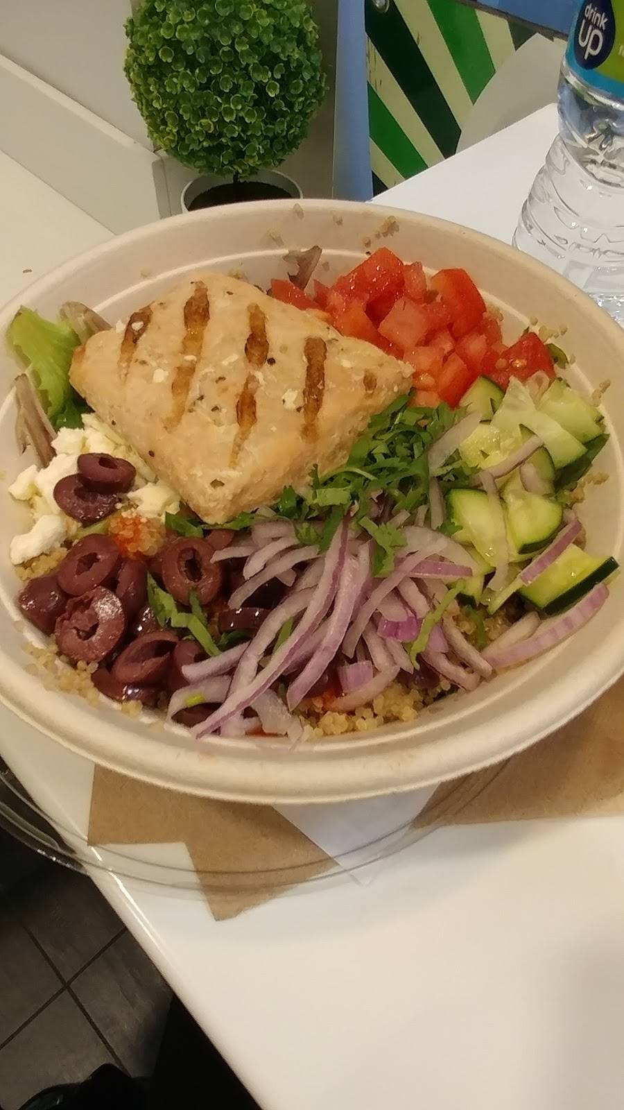 Freshii | restaurant | 111 W Jackson Blvd, Chicago, IL 60604, USA | 3125885998 OR +1 312-588-5998