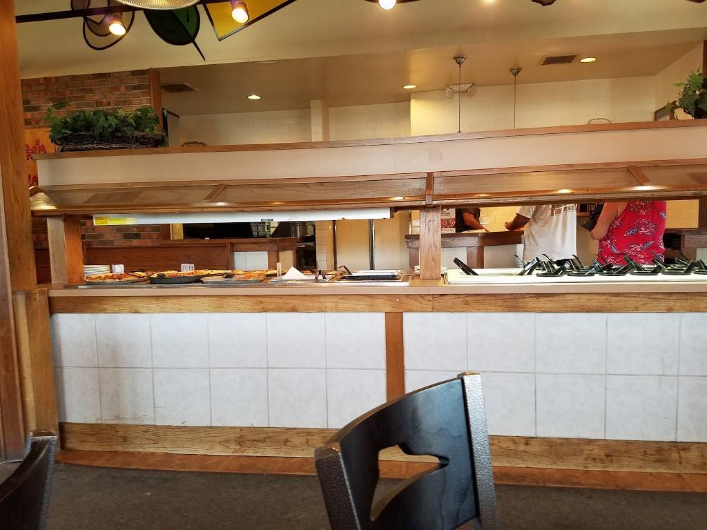 Pizza Hut | meal takeaway | 306 MS-6 E, Batesville, MS 38606, USA | 6625632424 OR +1 662-563-2424