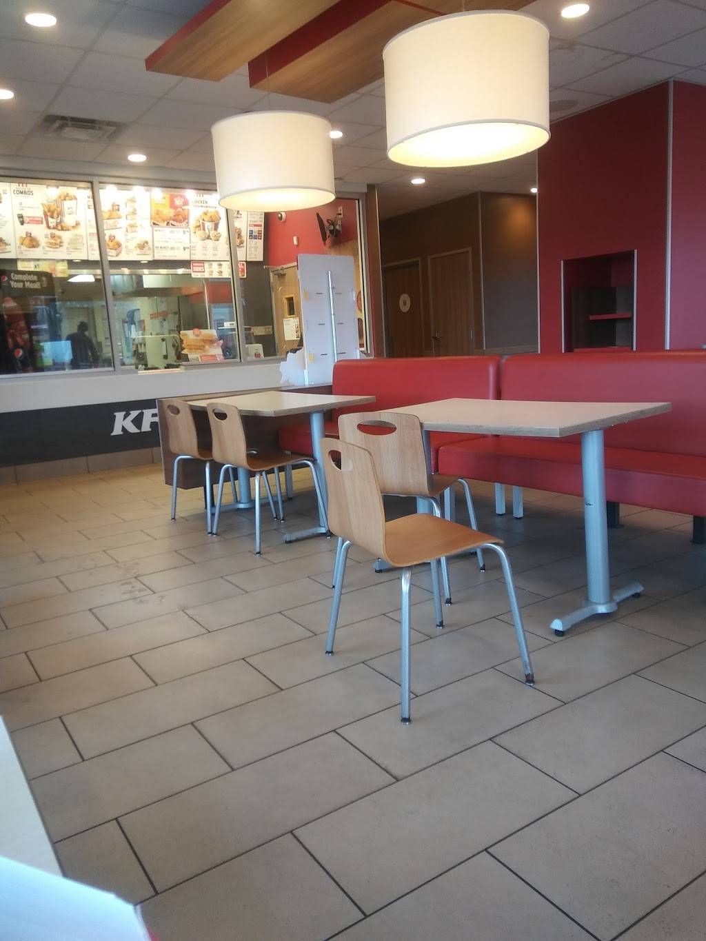 KFC | restaurant | 2515 E 38th St, Indianapolis, IN 46218, USA | 3175452860 OR +1 317-545-2860