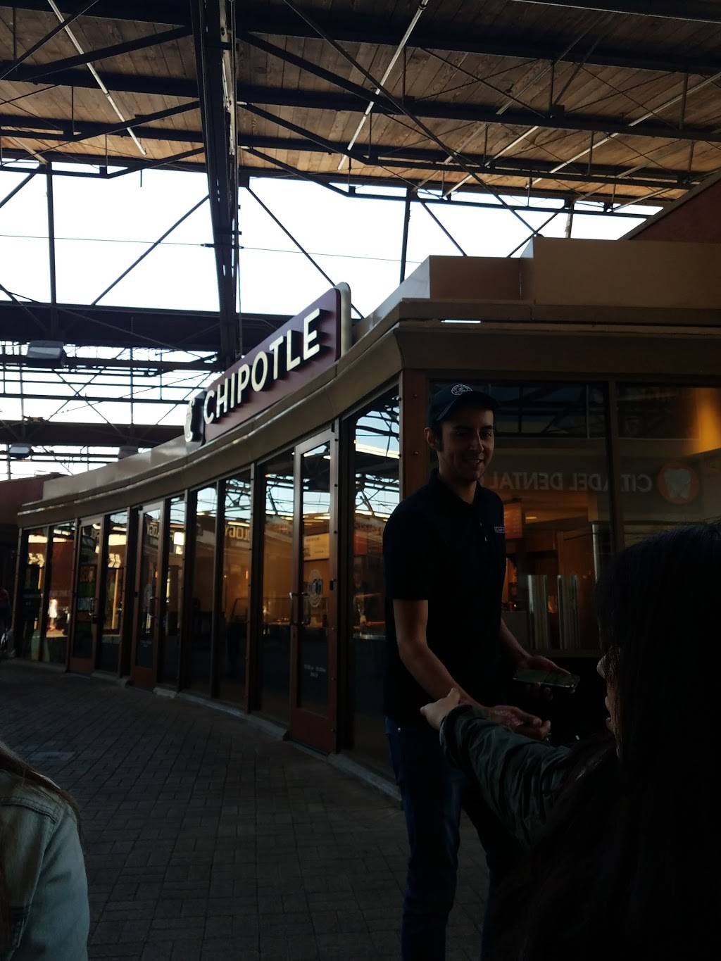 Chipotle Mexican Grill | restaurant | 100 Citadel Dr, Commerce, CA 90040, USA | 3237282268 OR +1 323-728-2268