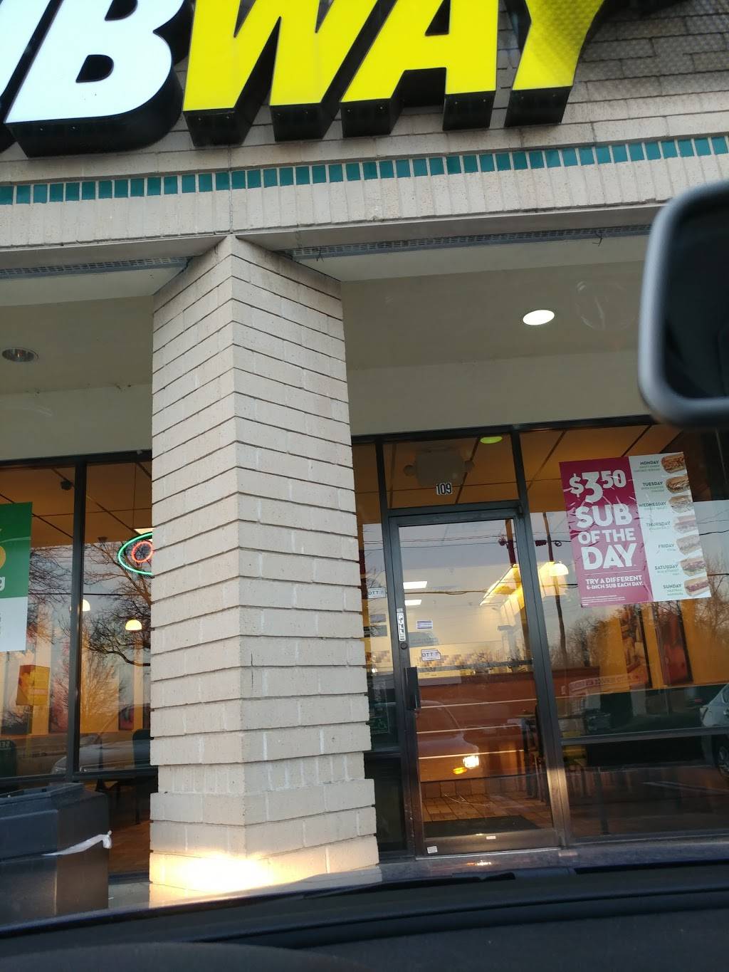 Subway Restaurants | restaurant | Creekside Shopping Ctr, 6760 Abrams Rd Ste 109b, Dallas, TX 75231, USA | 2145539300 OR +1 214-553-9300