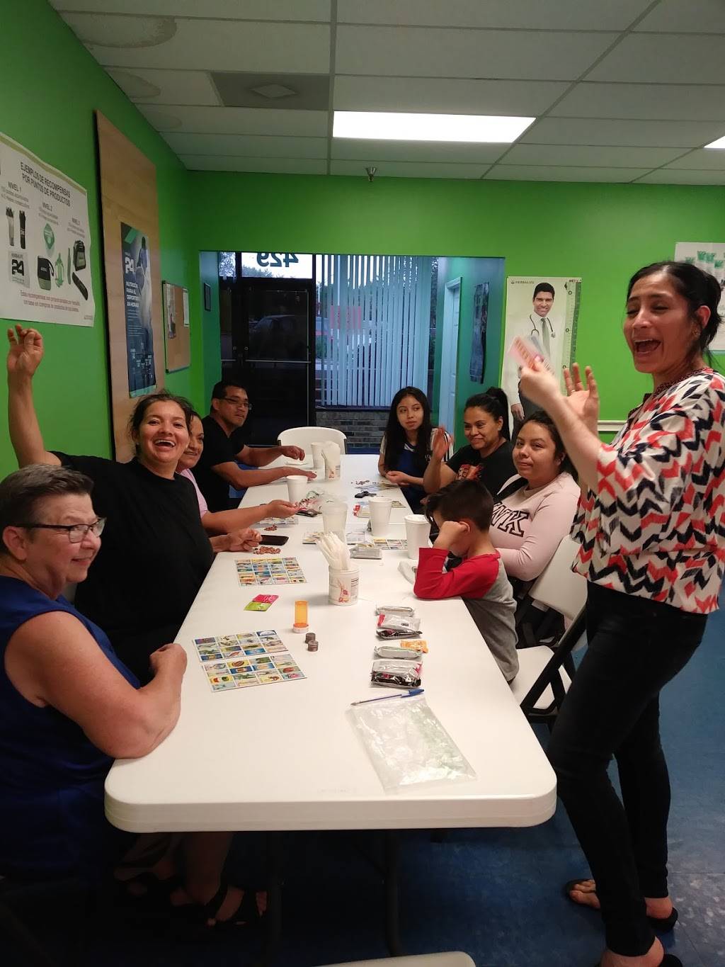 Herbalife Club de Nutricion (Nutrition Club) | restaurant | 429 N Bolingbrook Dr, Bolingbrook, IL 60440, USA | 3312221291 OR +1 331-222-1291