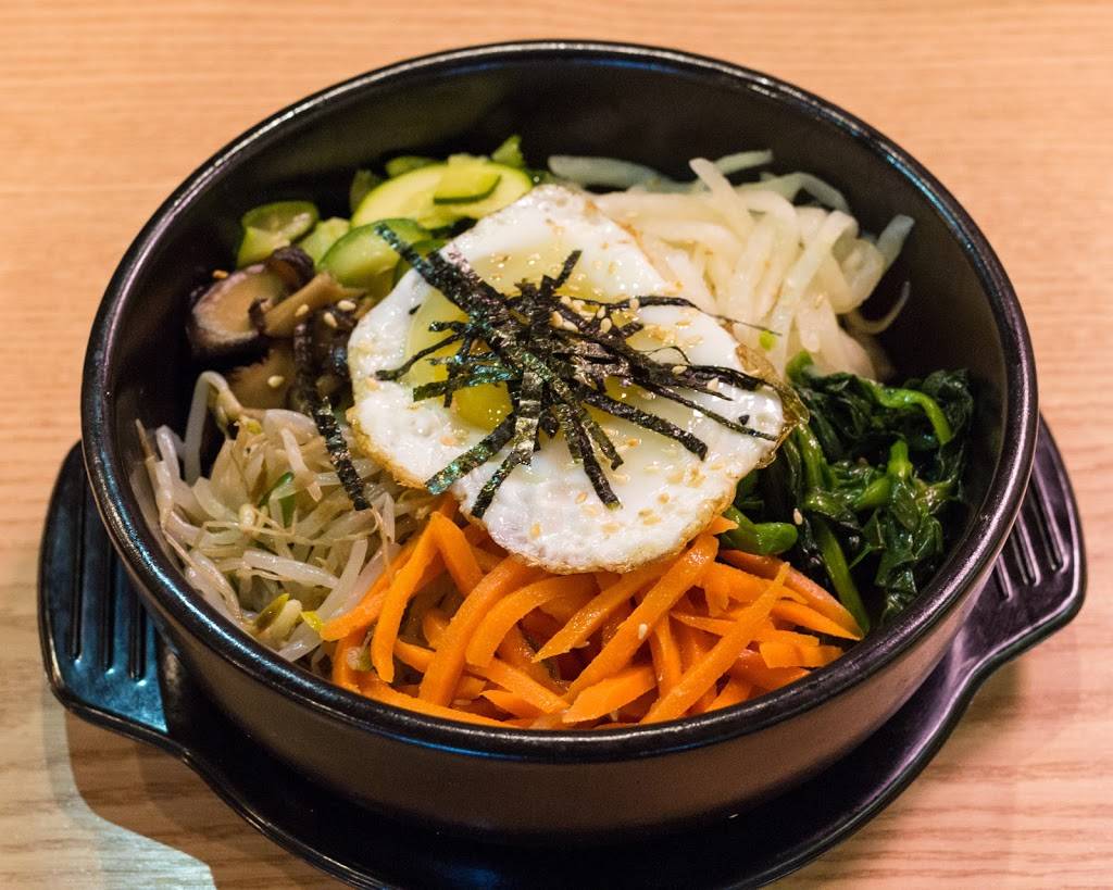 Nuri Village | restaurant | 160 University Ave W, Waterloo, ON N2L 3E9, Canada | 5198853022 OR +1 519-885-3022