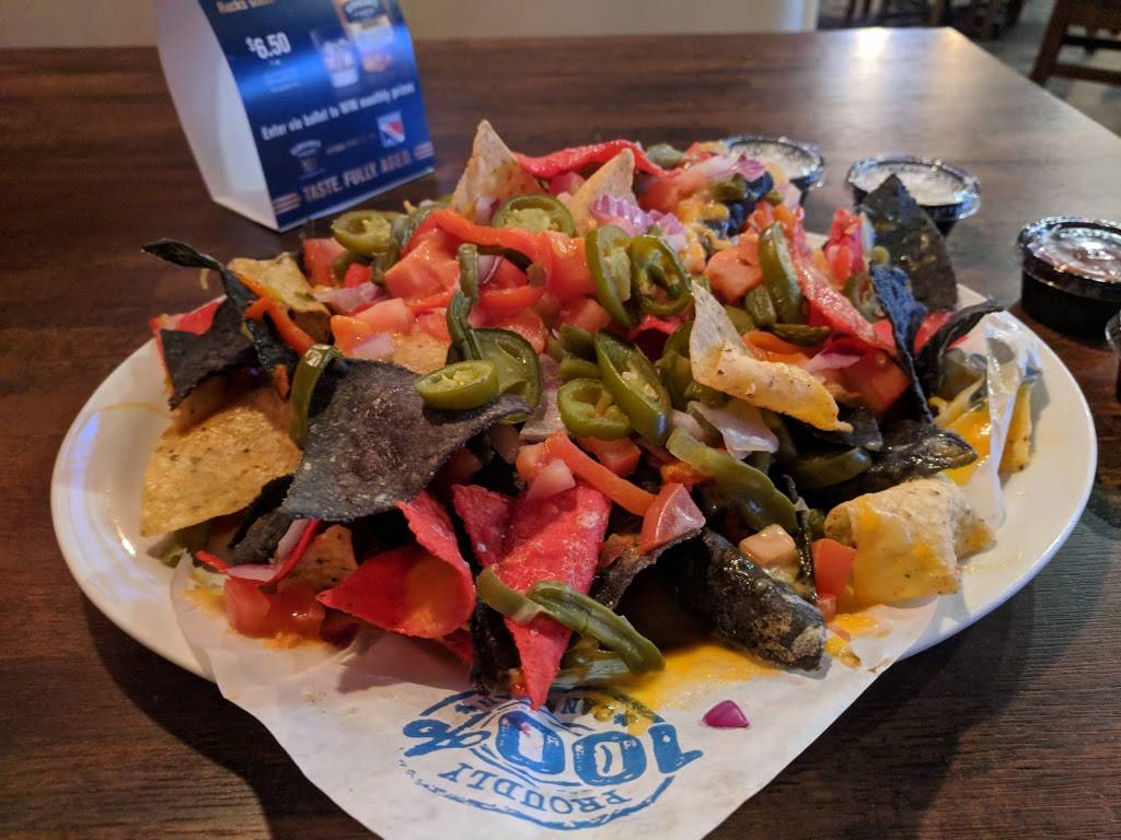 Wild Wing | restaurant | 715 Fischer-Hallman Rd #103, Kitchener, ON N2E 4E9, Canada | 5197429464 OR +1 519-742-9464