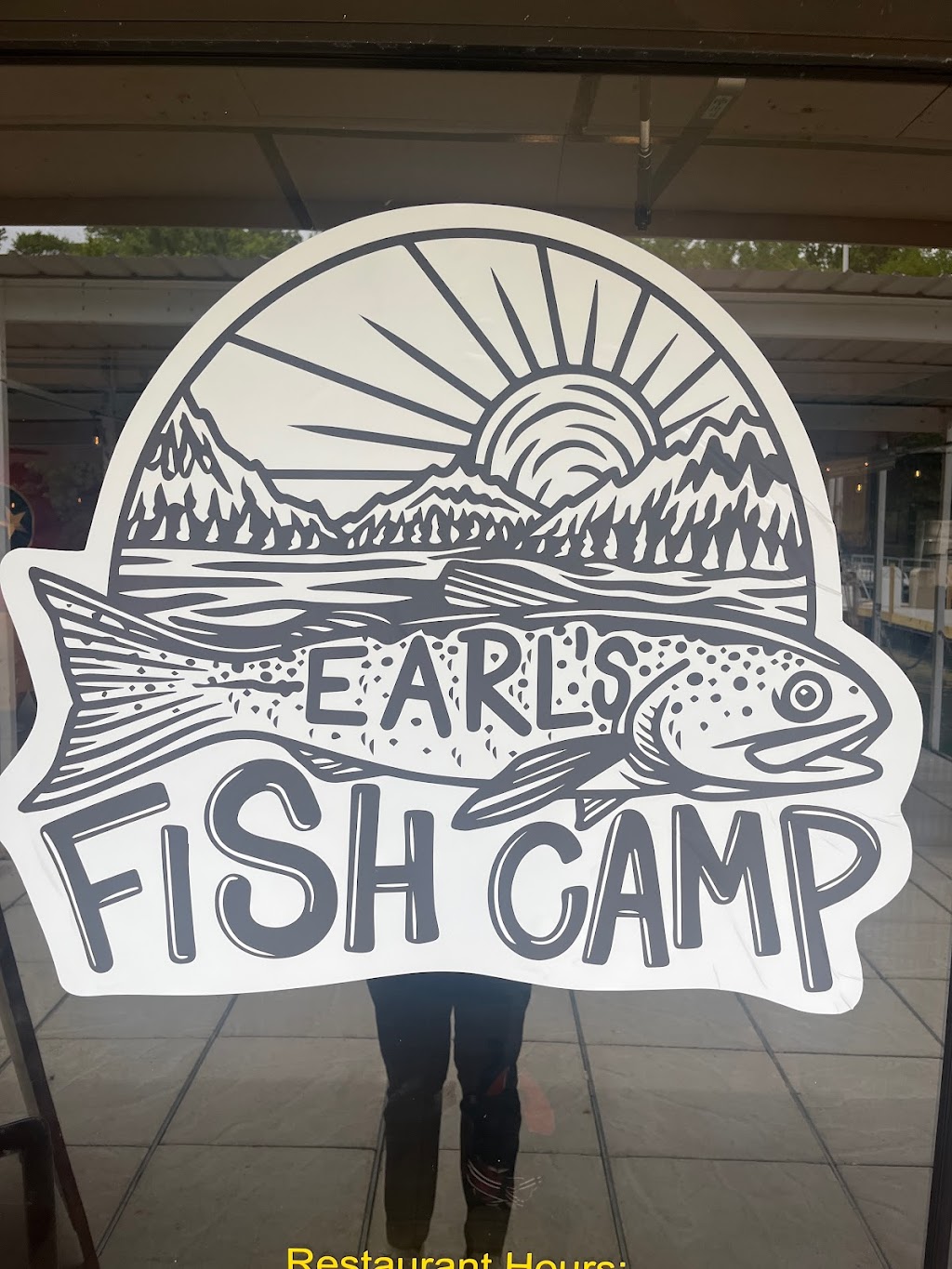 Earl’s Fish Camp | restaurant | 2100 Edgar Evins State Park Rd, Silver Point, TN 38582, USA | 9318582424 OR +1 931-858-2424