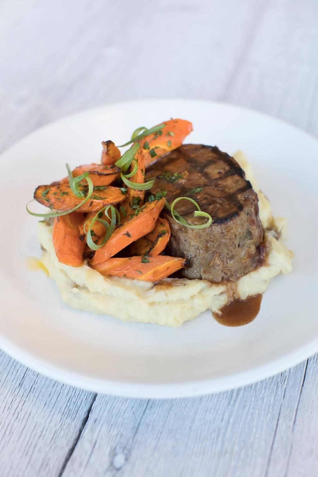 Not Your Average Joes | restaurant | 305 Main St, Acton, MA 01720, USA | 9786350101 OR +1 978-635-0101