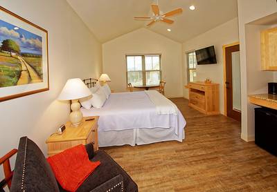 Cedar Creek Hotel & Event Center | restaurant | 1401 Olive Rd, New Haven, MO 63068, USA | 5732373672 OR +1 573-237-3672