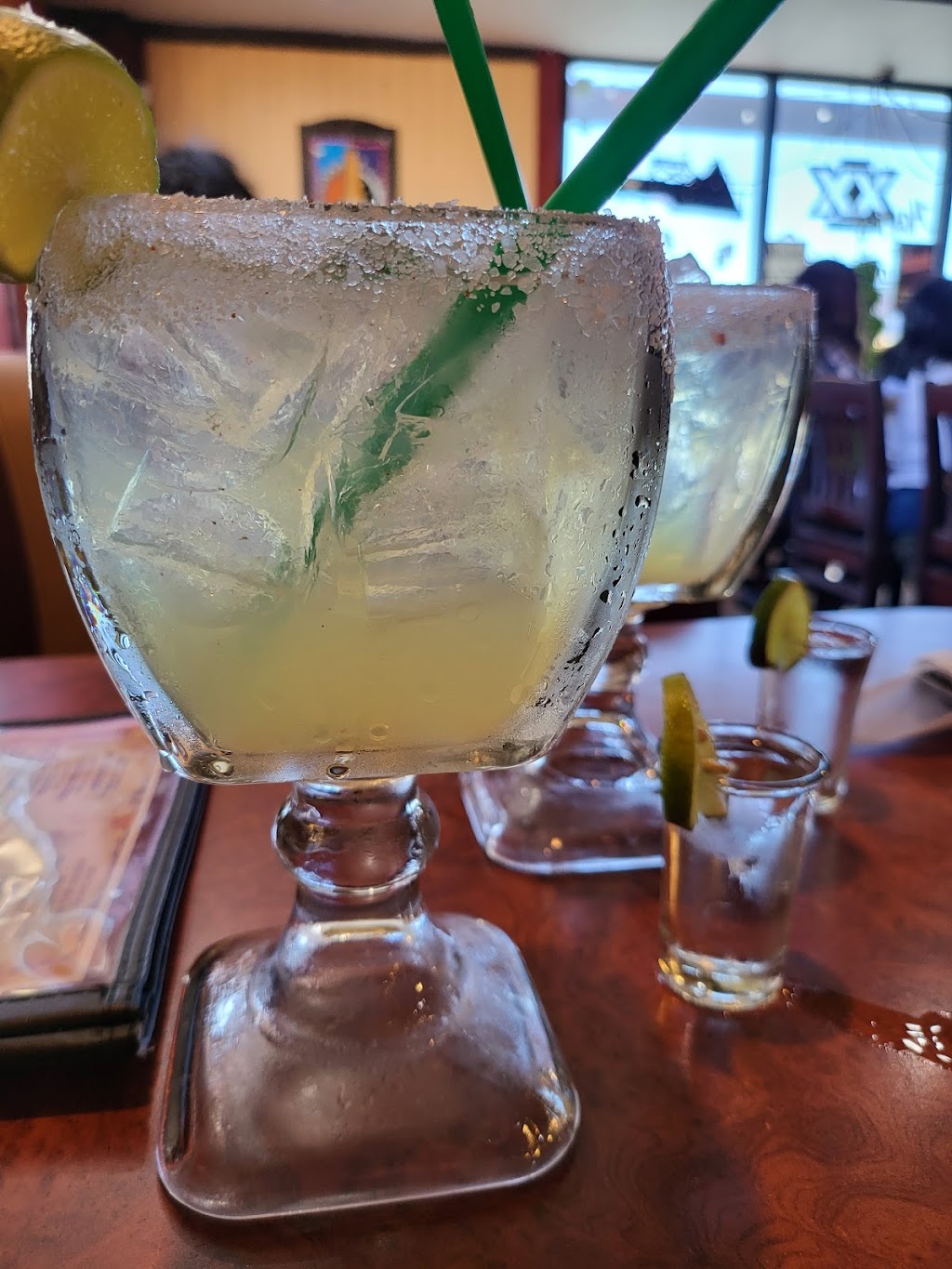 Jaliscos Bar And Grill | restaurant | 844 N Imperial Ave, El Centro, CA 92243, USA | 7603532515 OR +1 760-353-2515