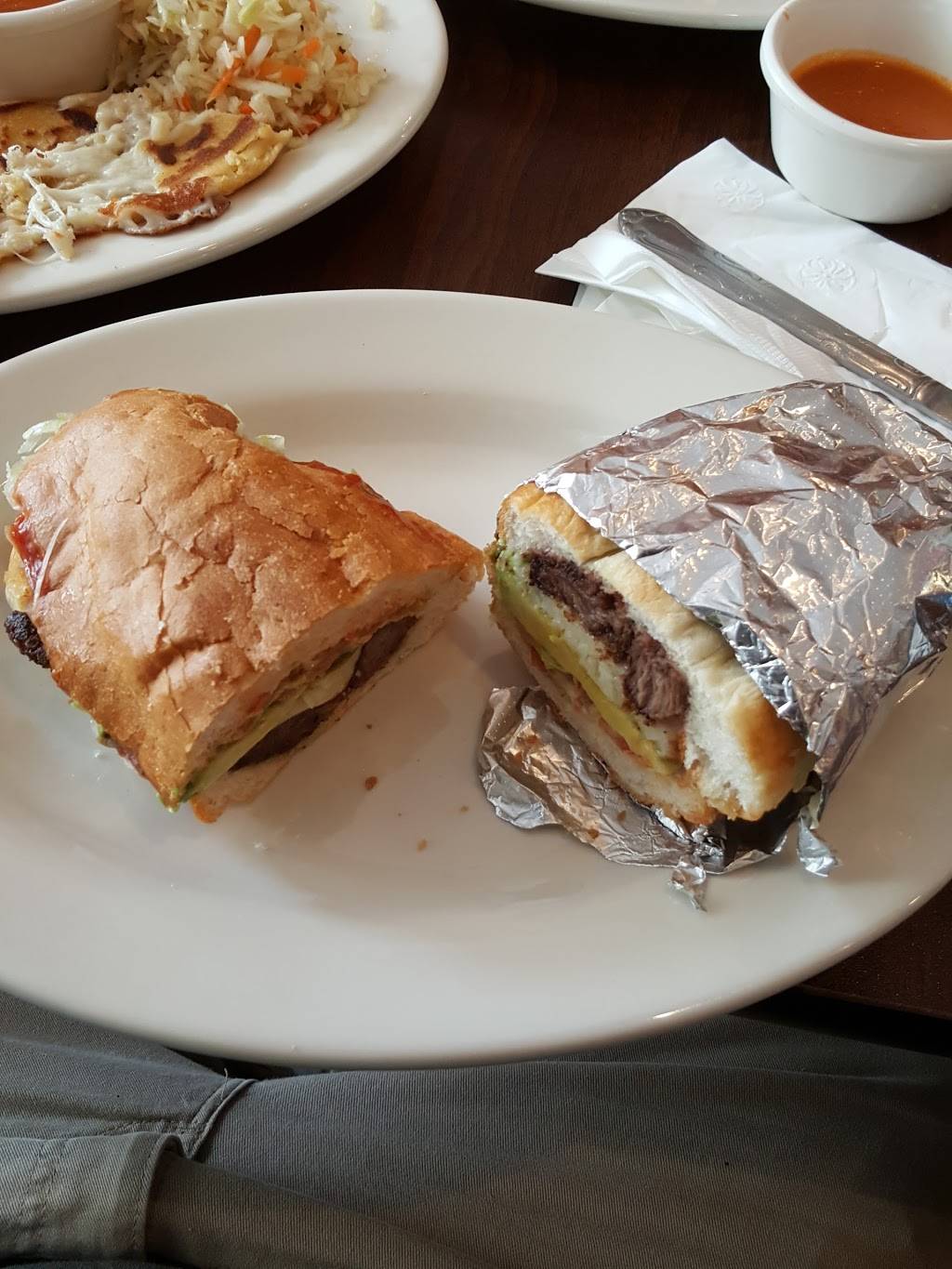 Benitos Place | restaurant | 1437 11th St NW, Washington, DC 20001, USA | 2022990977 OR +1 202-299-0977