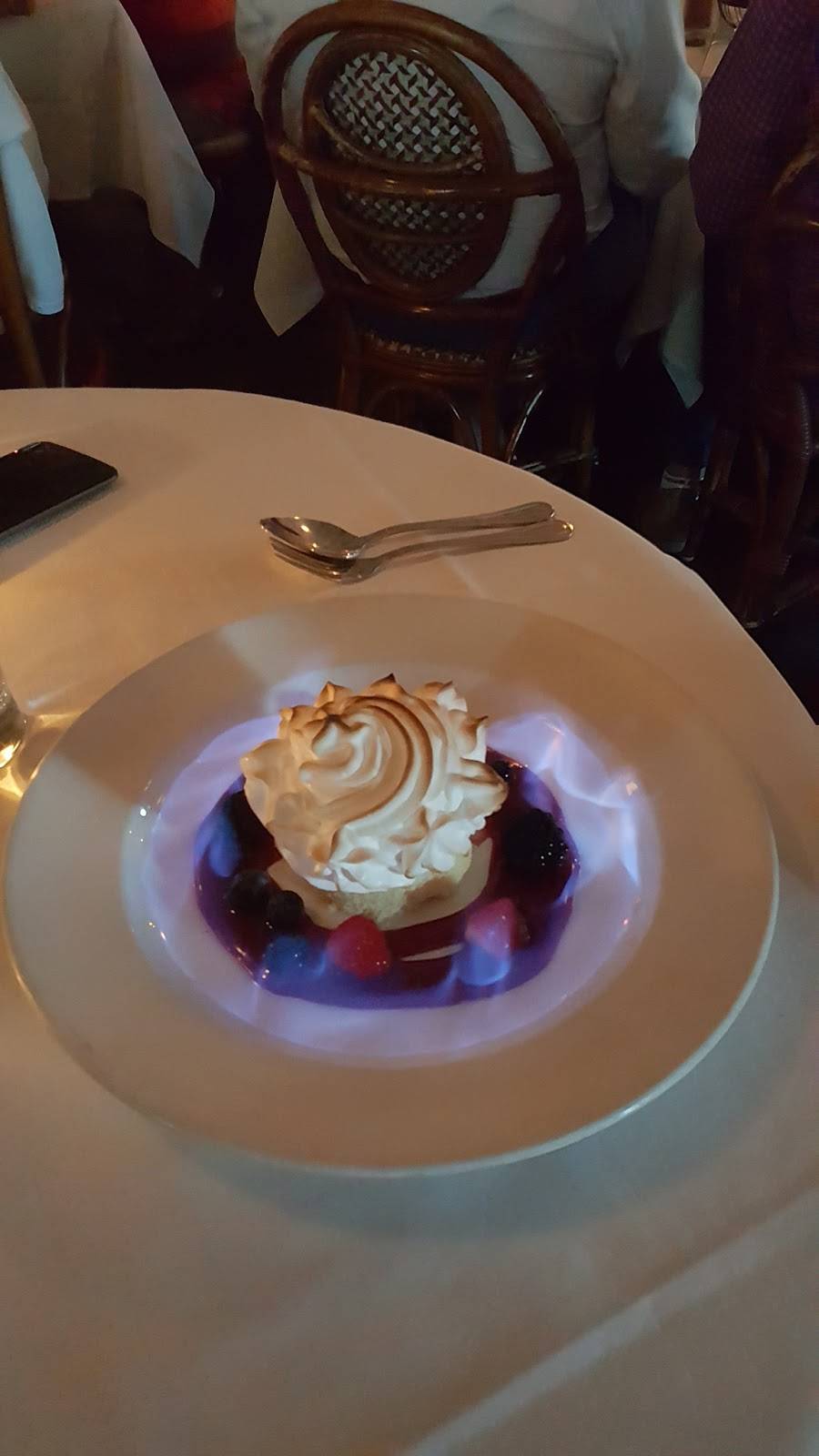 Red Bar Brasserie | restaurant | 210 NY-27A, Southampton, NY 11968, USA | 6312830704 OR +1 631-283-0704