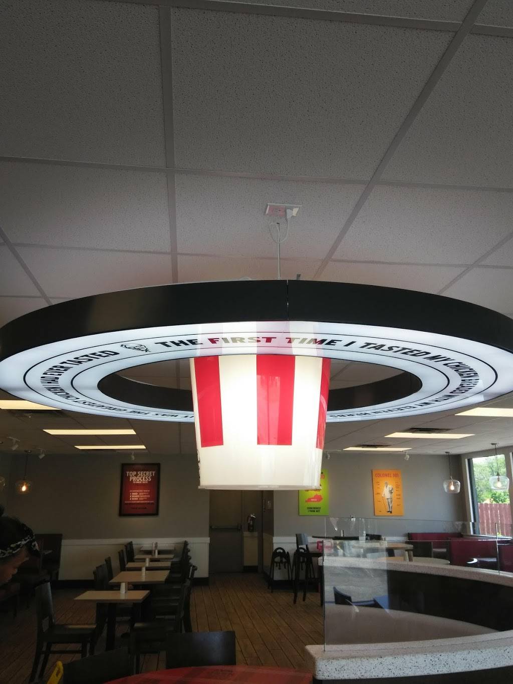 KFC | restaurant | 2347 S Seneca St, Wichita, KS 67213, USA | 3162629000 OR +1 316-262-9000