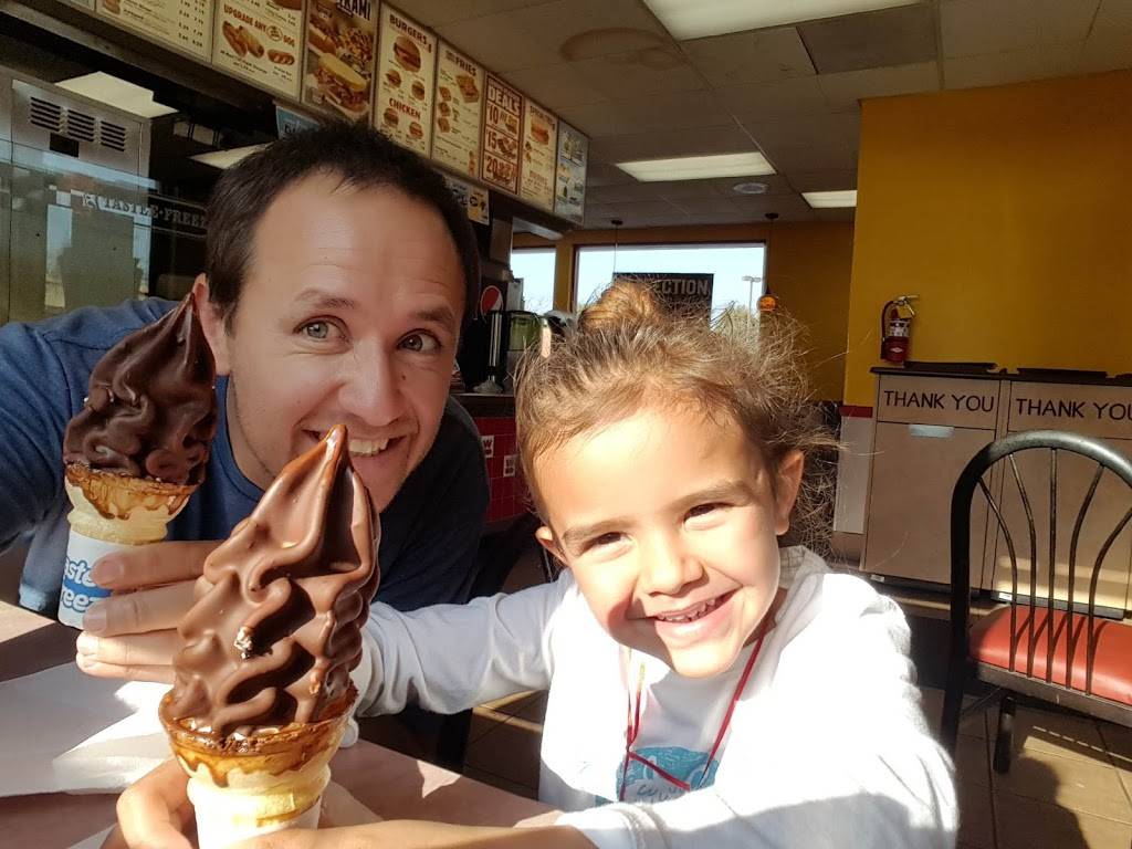 Wienerschnitzel | restaurant | 1005 E Imperial Hwy, Placentia, CA 92870, USA | 7149960570 OR +1 714-996-0570