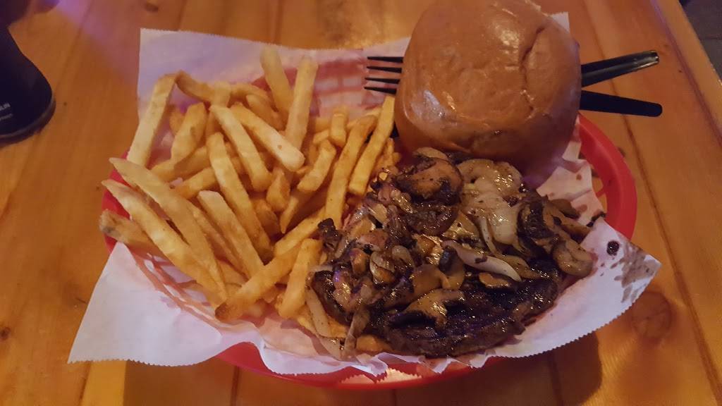 Western Tap | restaurant | 1301 N Western Ave, Bloomington, IL 61701, USA | 3098239810 OR +1 309-823-9810