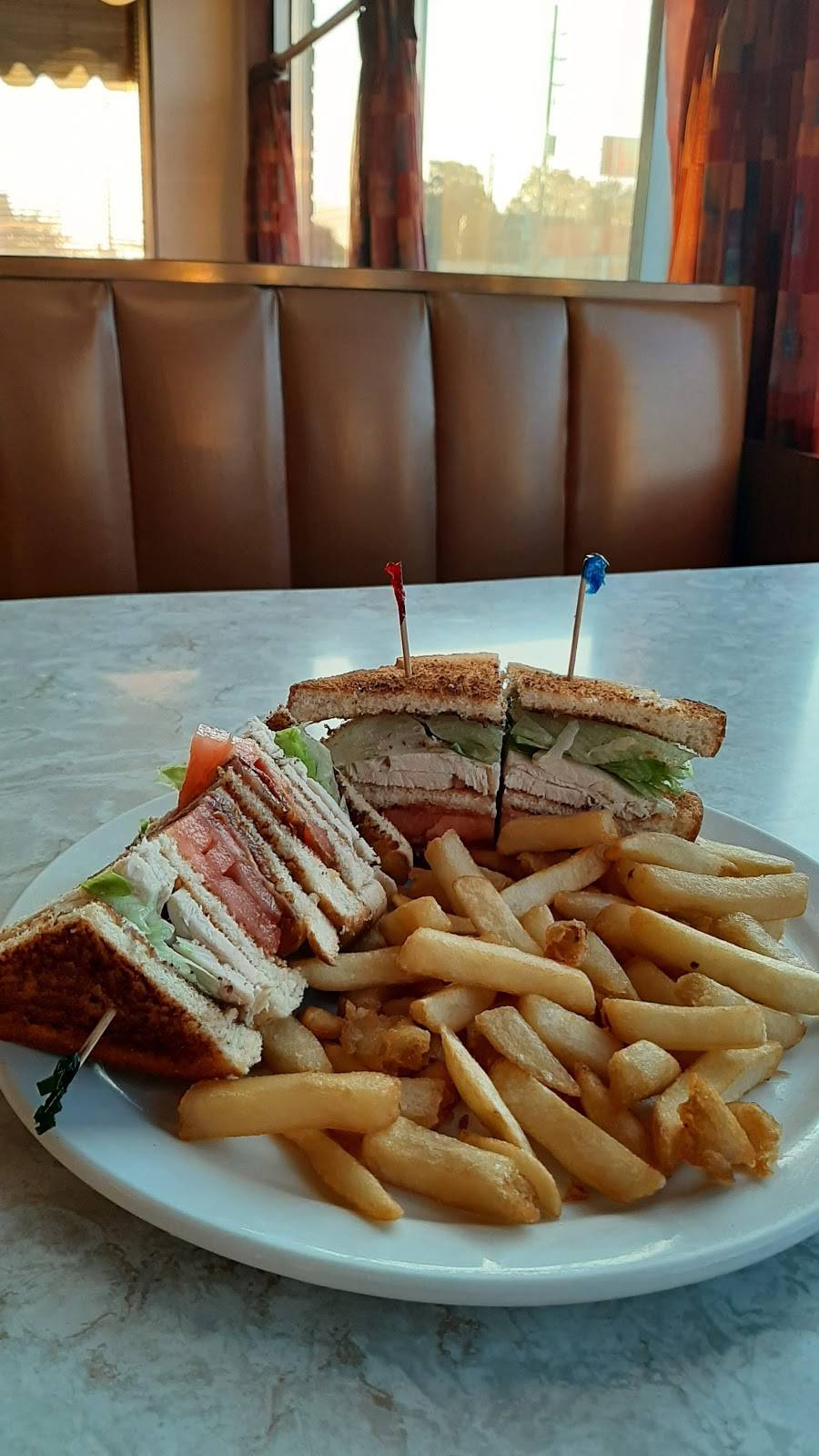 Del-Mar Restaurant | restaurant | 1677 Dundas St, London, ON N5W 3C6, Canada | 5194516120 OR +1 519-451-6120