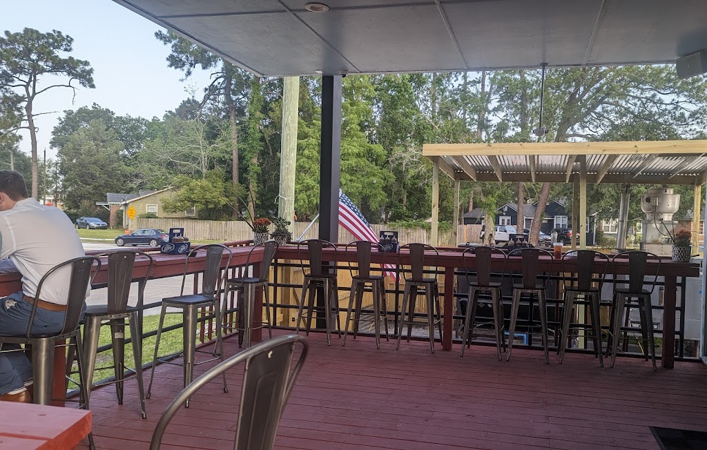 The Butt Hutt Smokehouse | restaurant | 3210 Roosevelt Blvd, Jacksonville, FL 32205, USA | 9045035985 OR +1 904-503-5985