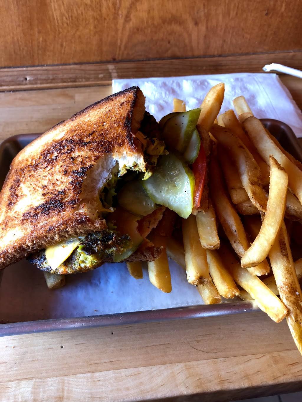 Burgers, Shakes & Fries | restaurant | 302 Delavan Ave, Greenwich, CT 06830, USA | 2035317433 OR +1 203-531-7433