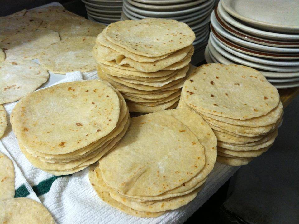 La Cabaña Mexican Restaurant | restaurant | 102 W Church Ave, Berryville, AR 72616, USA | 8704234848 OR +1 870-423-4848