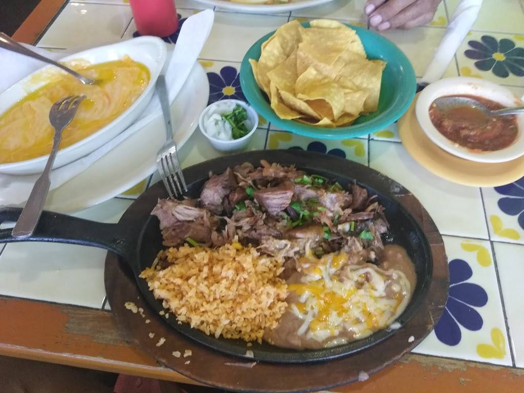 Ay Caramba Restaurant | restaurant | 8001 N Mesa St, El Paso, TX 79932, USA | 9155815565 OR +1 915-581-5565