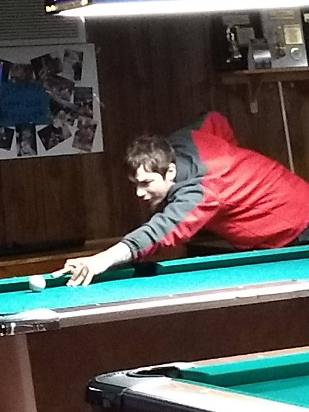 Tuggies Tavern | restaurant | 1300 Tuggies Rd, Pasadena, MD 21122, USA | 4102553304 OR +1 410-255-3304