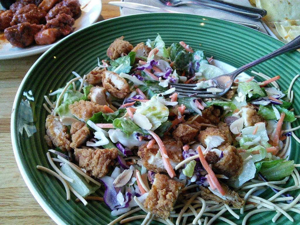 Applebees Grill + Bar | restaurant | 161-21 Jamaica Ave, Jamaica, NY 11433, USA | 3475710921 OR +1 347-571-0921