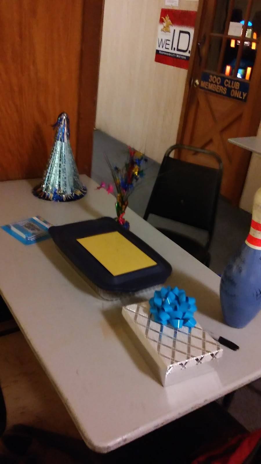 Palestine Bowling Center | meal takeaway | 1551 E Palestine Ave, Palestine, TX 75801, USA | 9037230888 OR +1 903-723-0888